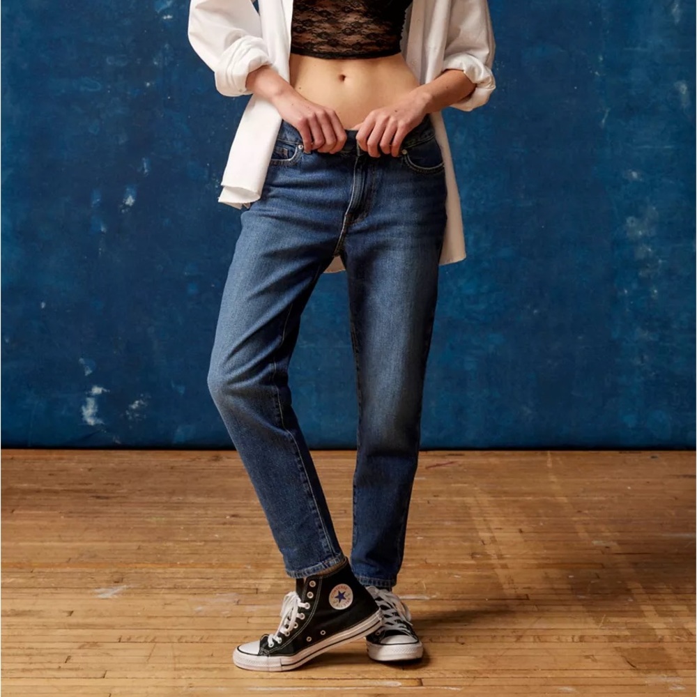 NWT UO  BDG Mid-Rise Skinny Jeans (Relaxed)